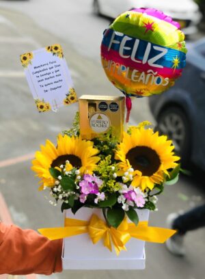Arreglo girasoles, ferrero y globo R18