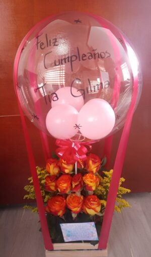 Caja por 11 rosas y globo transparente R52