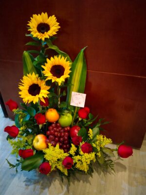 Arreglo girasoles frutales R82